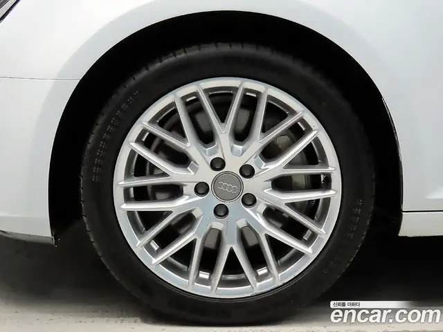 Audi A4 2016 2.0 автомат (гидро), миниатюра 5