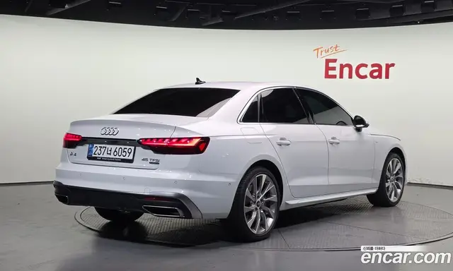 Audi A4 2023 2.0 автомат (гидро), миниатюра 2