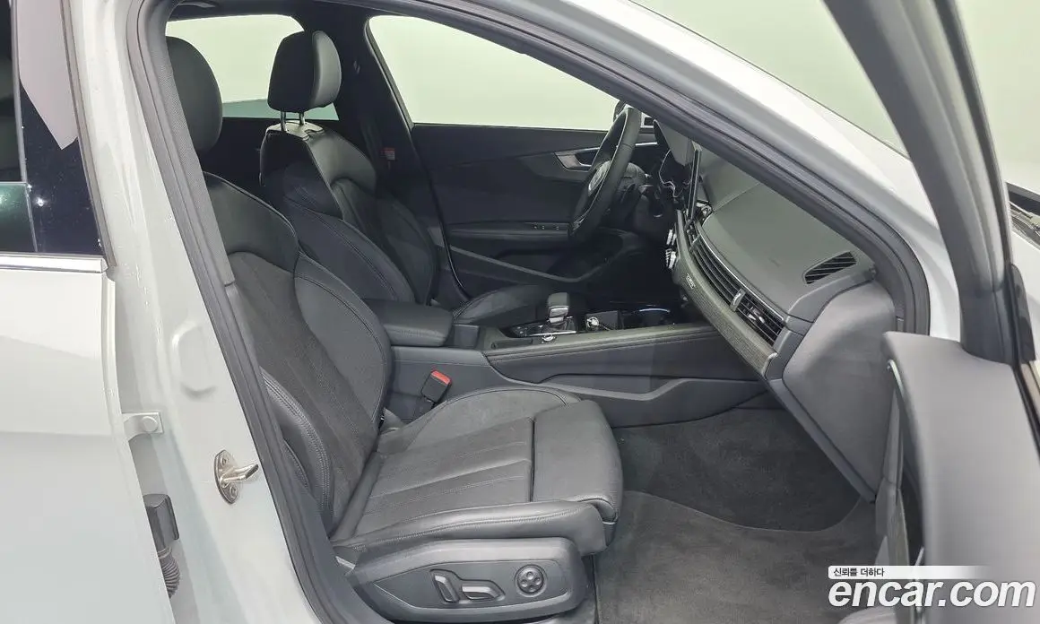 Audi A4 2023 2.0 автомат (гидро), фото 17