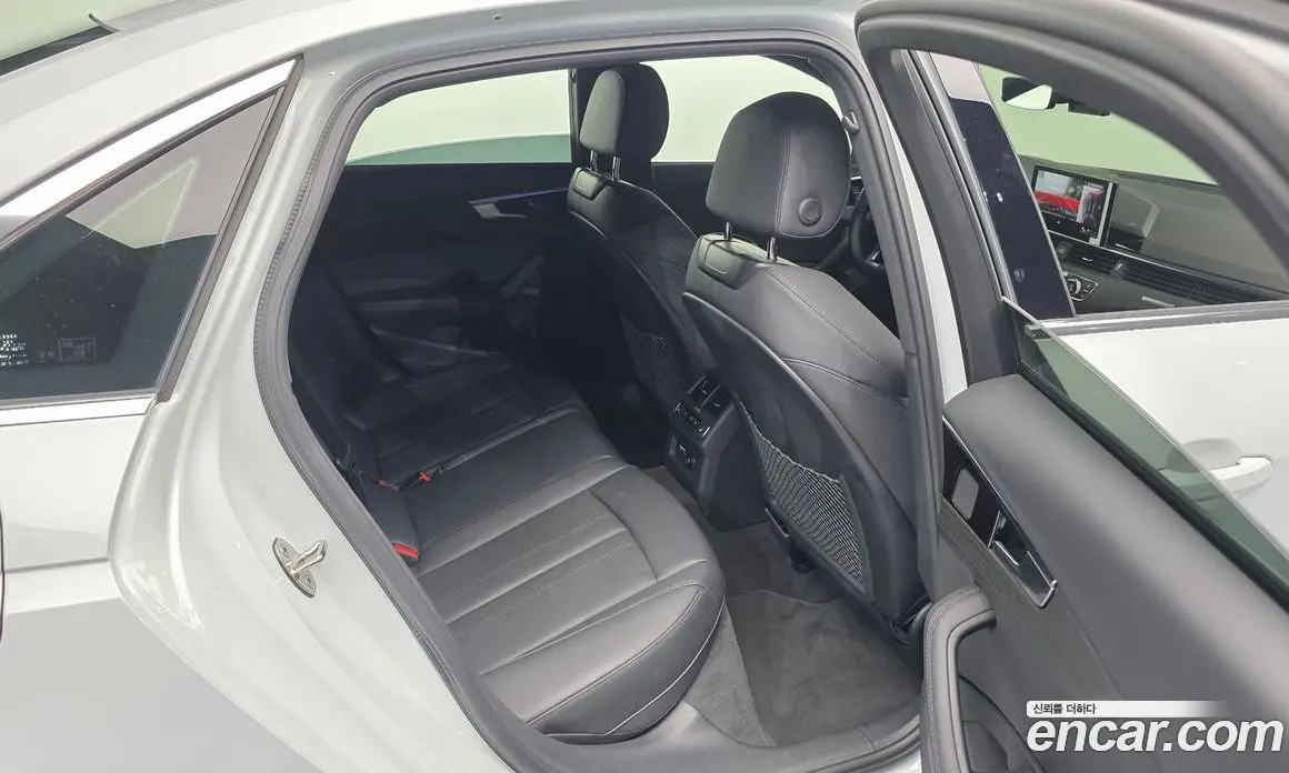Audi A4 2023 2.0 автомат (гидро), фото 18