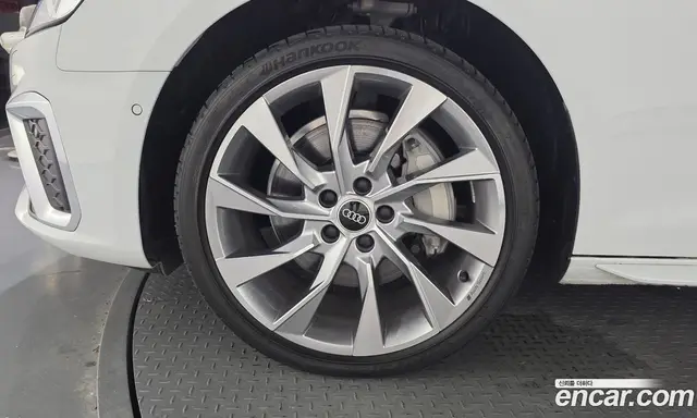 Audi A4 2023 2.0 автомат (гидро), миниатюра 5