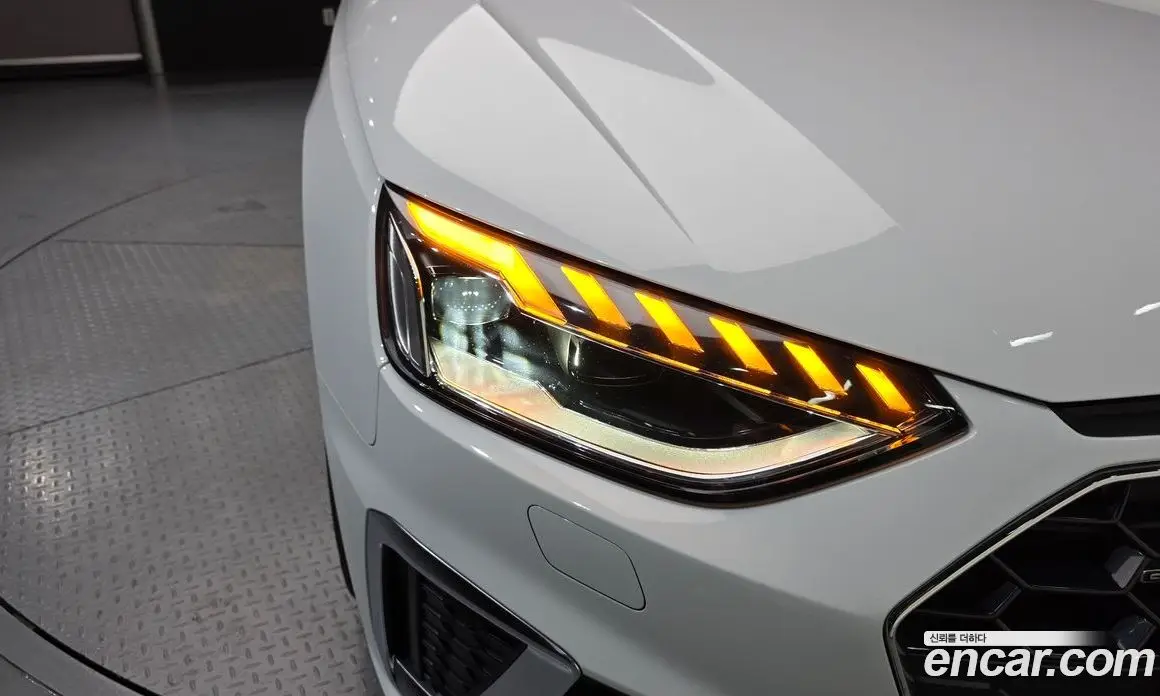 Audi A4 2023 2.0 автомат (гидро), фото 8
