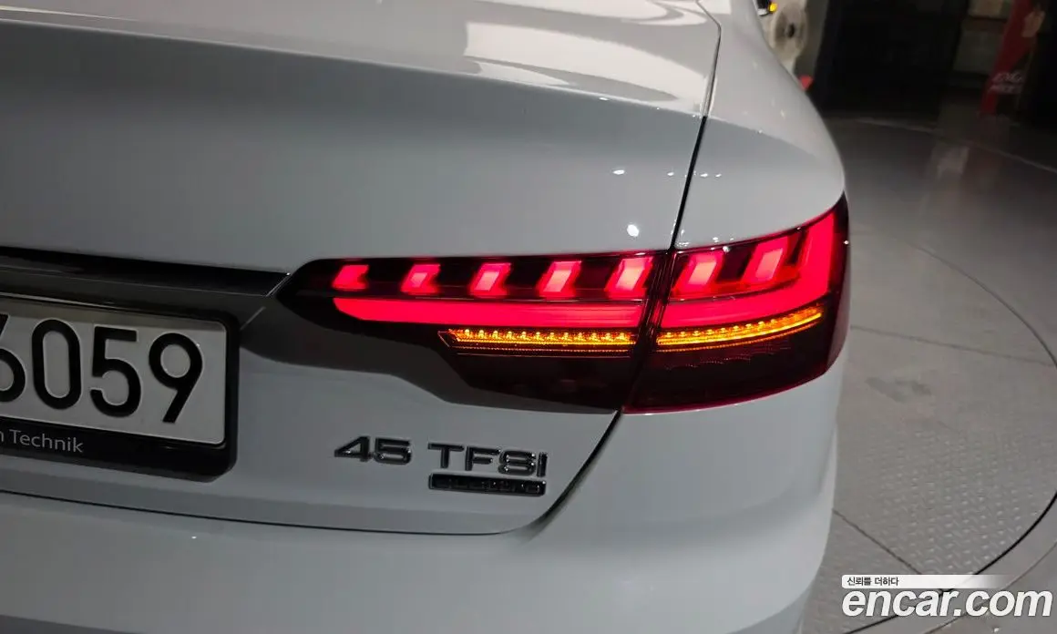 Audi A4 2023 2.0 автомат (гидро), фото 9