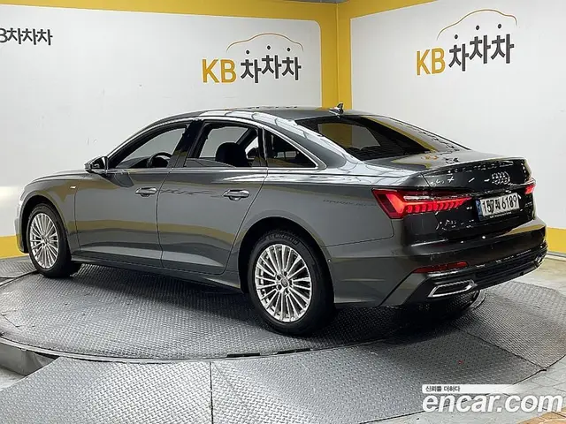 Audi A6 2020 2.0 автомат (гидро), миниатюра 2