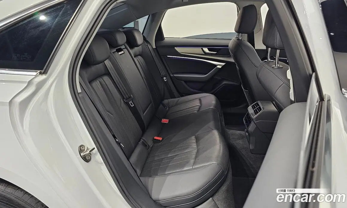 Audi A6 2020 2.0 автомат (гидро), фото 15