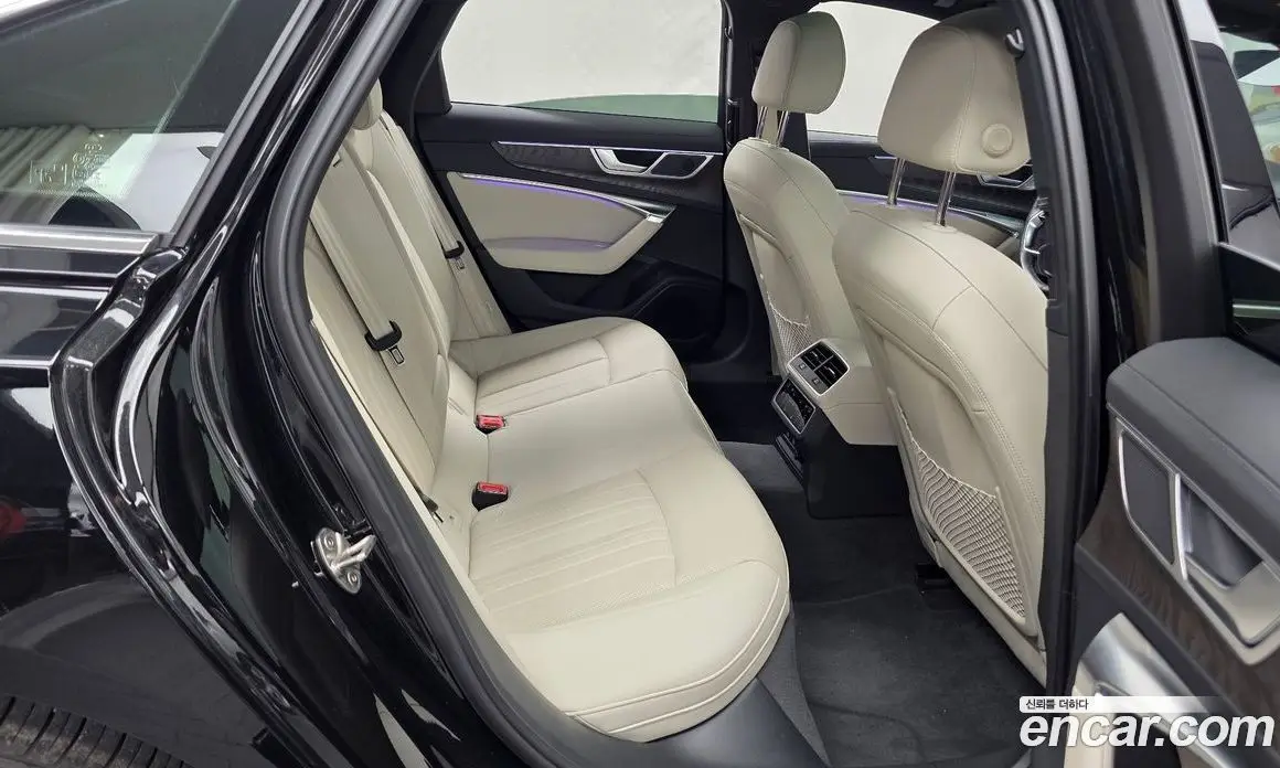 Audi A6 2023 2.0 автомат (гидро), фото 12