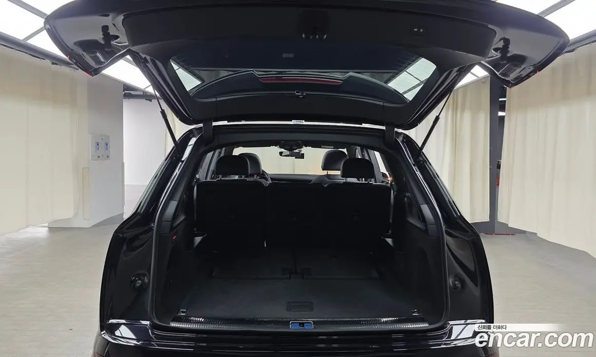 Audi Q7 2021 3.0 автомат (гидро), фото 20