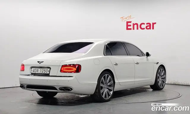 Bentley Flying Spur 2018 4.0 автомат (гидро), миниатюра 2