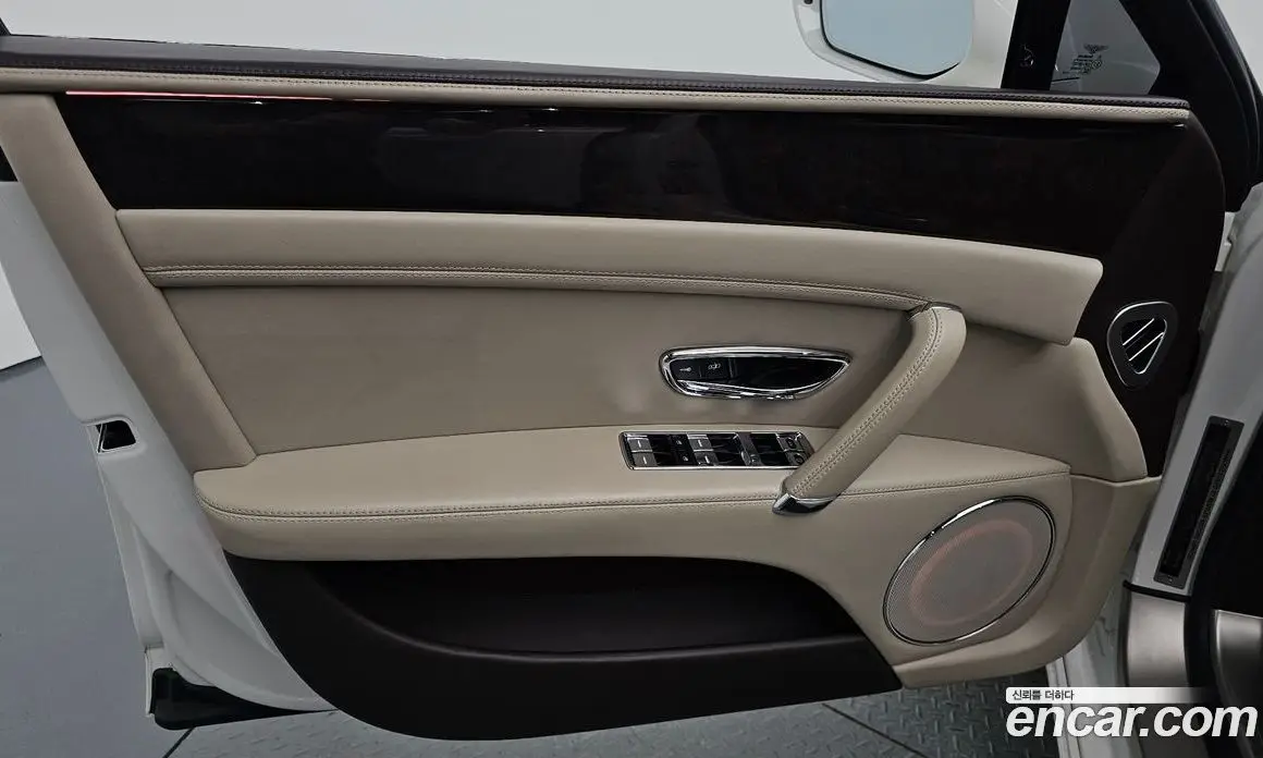 Bentley Flying Spur 2018 4.0 автомат (гидро), фото 14