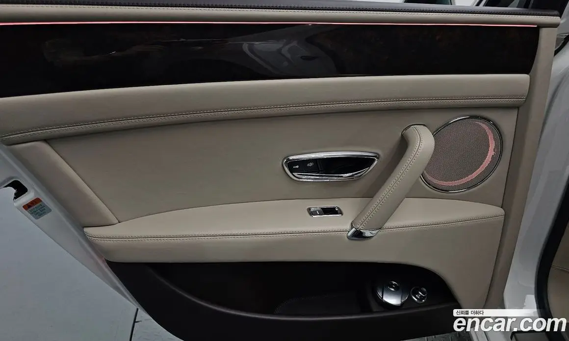 Bentley Flying Spur 2018 4.0 автомат (гидро), фото 15