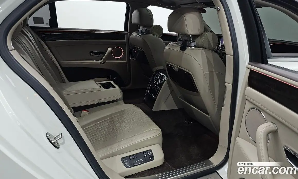 Bentley Flying Spur 2018 4.0 автомат (гидро), фото 16