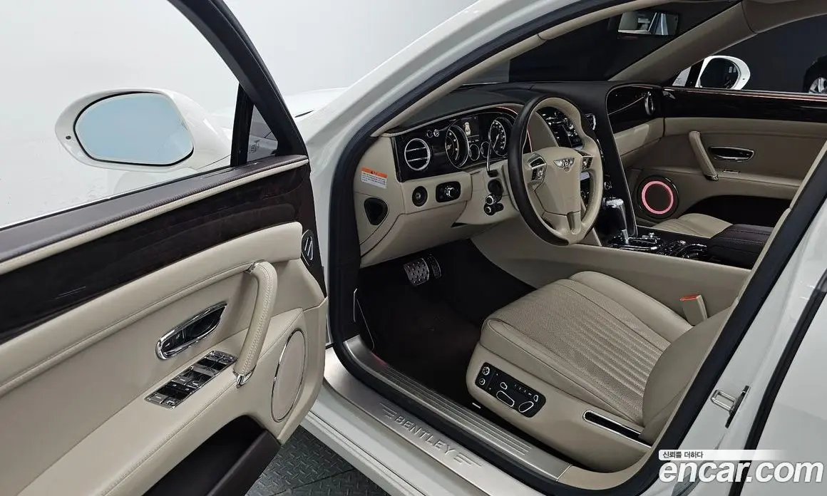 Bentley Flying Spur 2018 4.0 автомат (гидро), фото 17