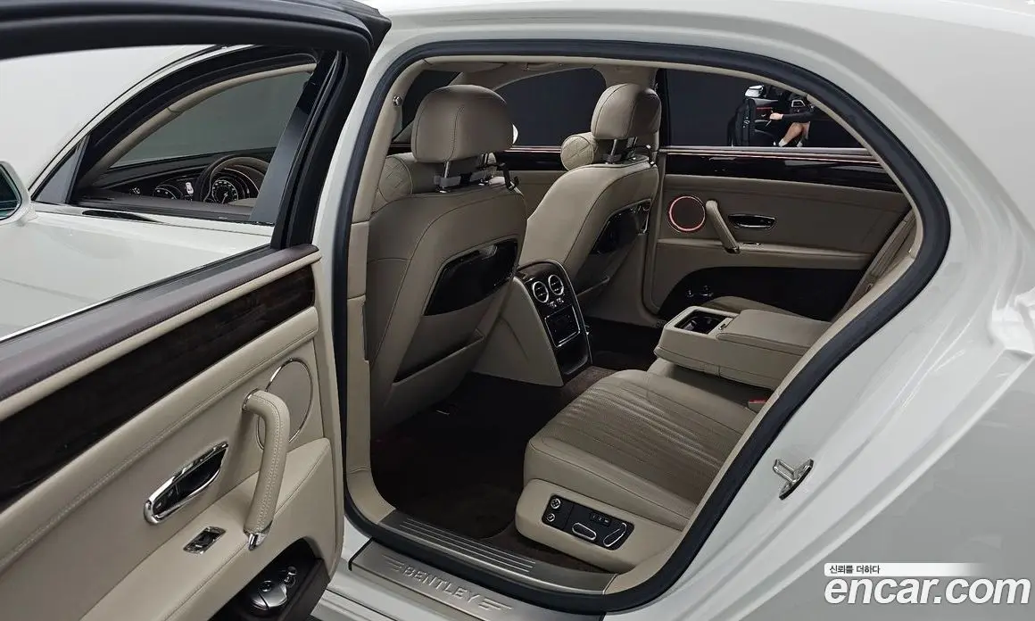 Bentley Flying Spur 2018 4.0 автомат (гидро), фото 18
