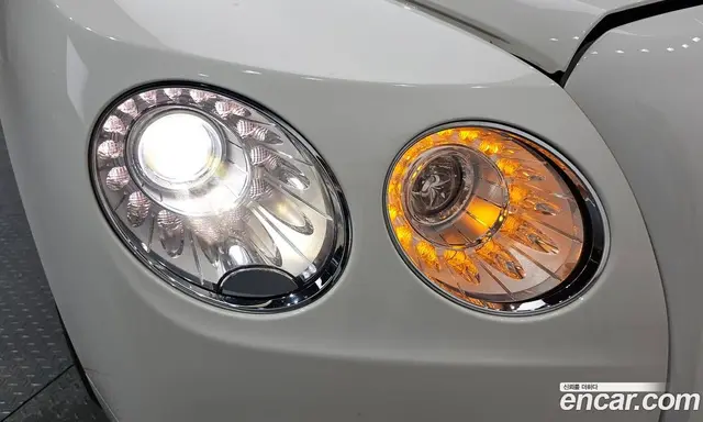 Bentley Flying Spur 2018 4.0 автомат (гидро), миниатюра 8