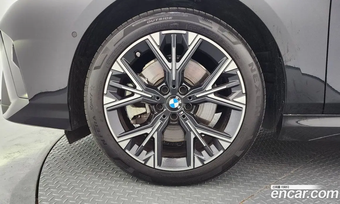 BMW 1 серия 2025 2.0 автомат (гидро), фото 5