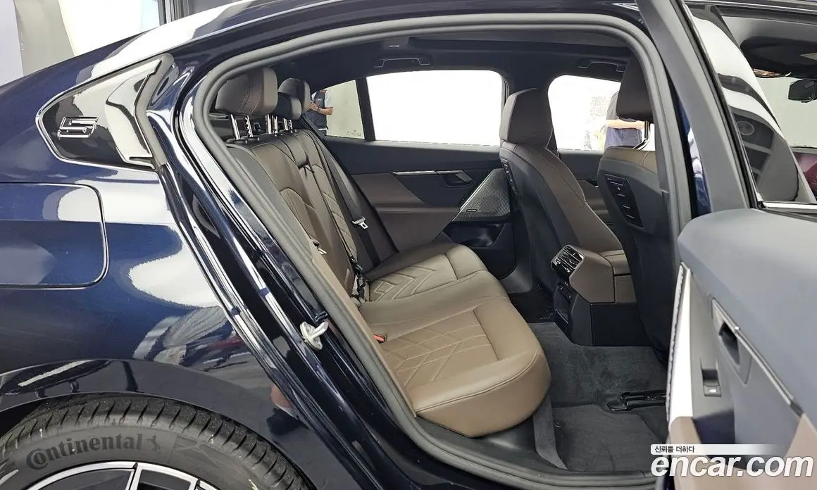 BMW 5 серия 2025 2.0 автомат (гидро), фото 12