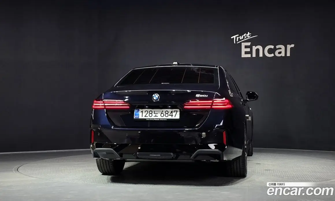BMW 5 серия 2025 2.0 автомат (гидро), фото 4