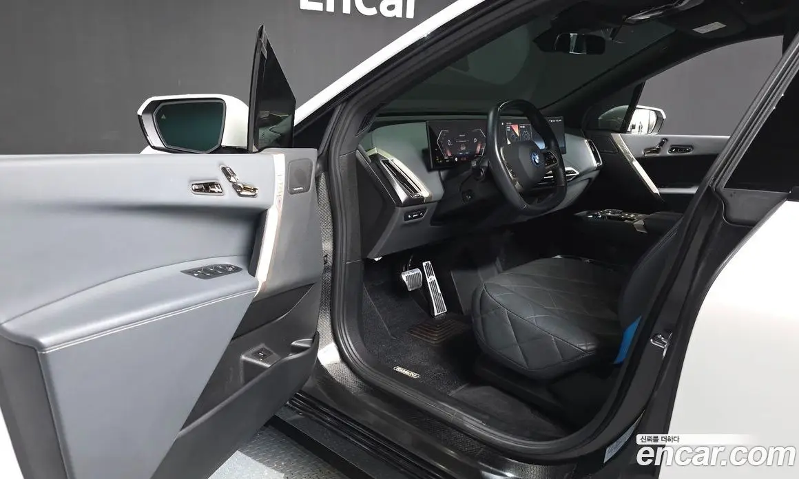 BMW iX 2023 0.3 автомат (гидро), фото 13