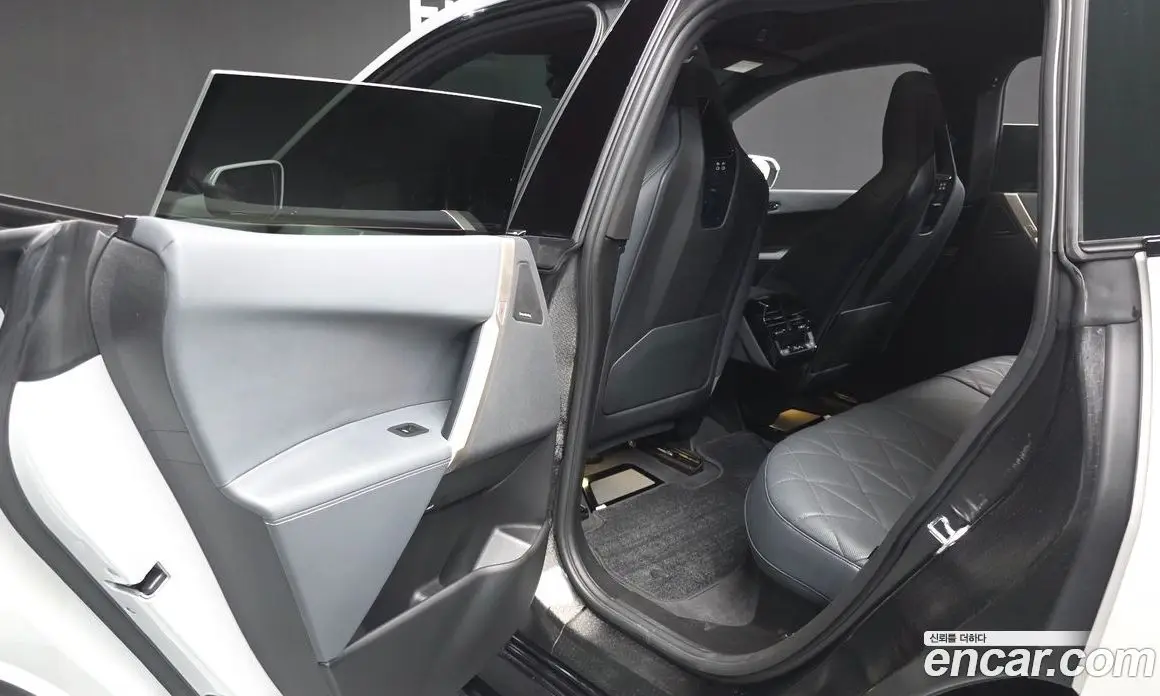 BMW iX 2023 0.3 автомат (гидро), фото 16