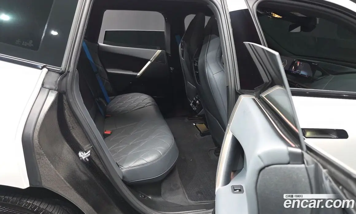 BMW iX 2023 0.3 автомат (гидро), фото 18