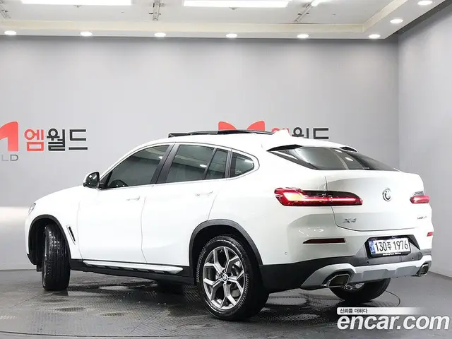 BMW X4 2023 2.0 автомат (гидро), миниатюра 3