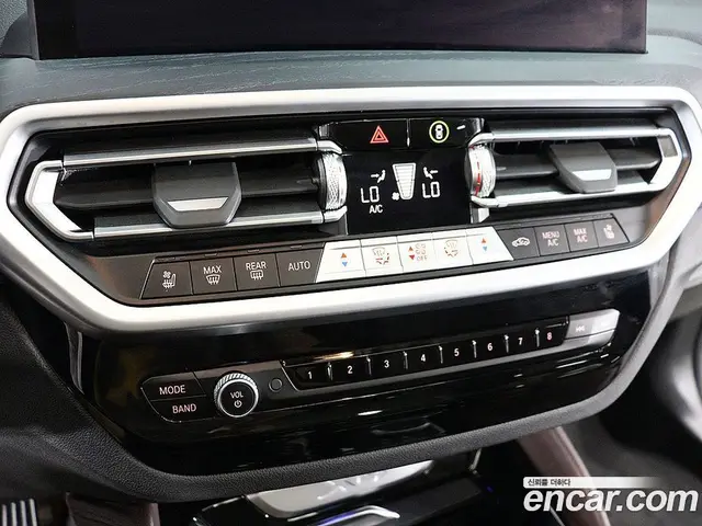 BMW X4 2023 2.0 автомат (гидро), миниатюра 9