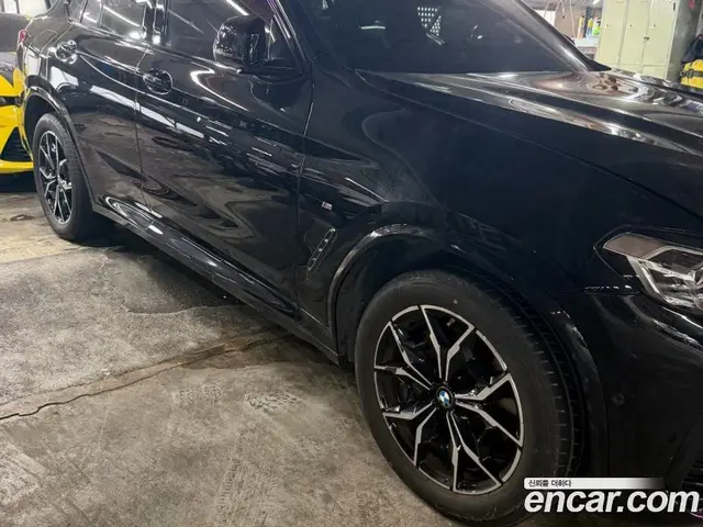 BMW X4 2024 2.0 автомат (гидро), миниатюра 2