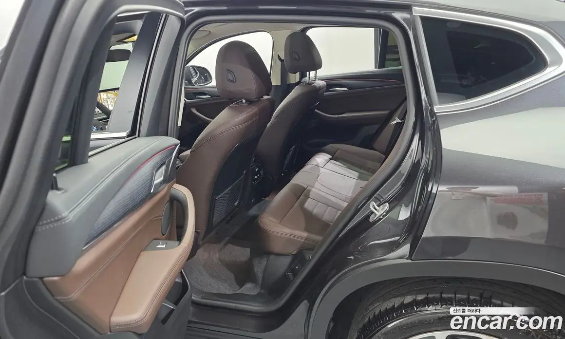 BMW X4 2025 2.0 автомат (гидро), фото 11