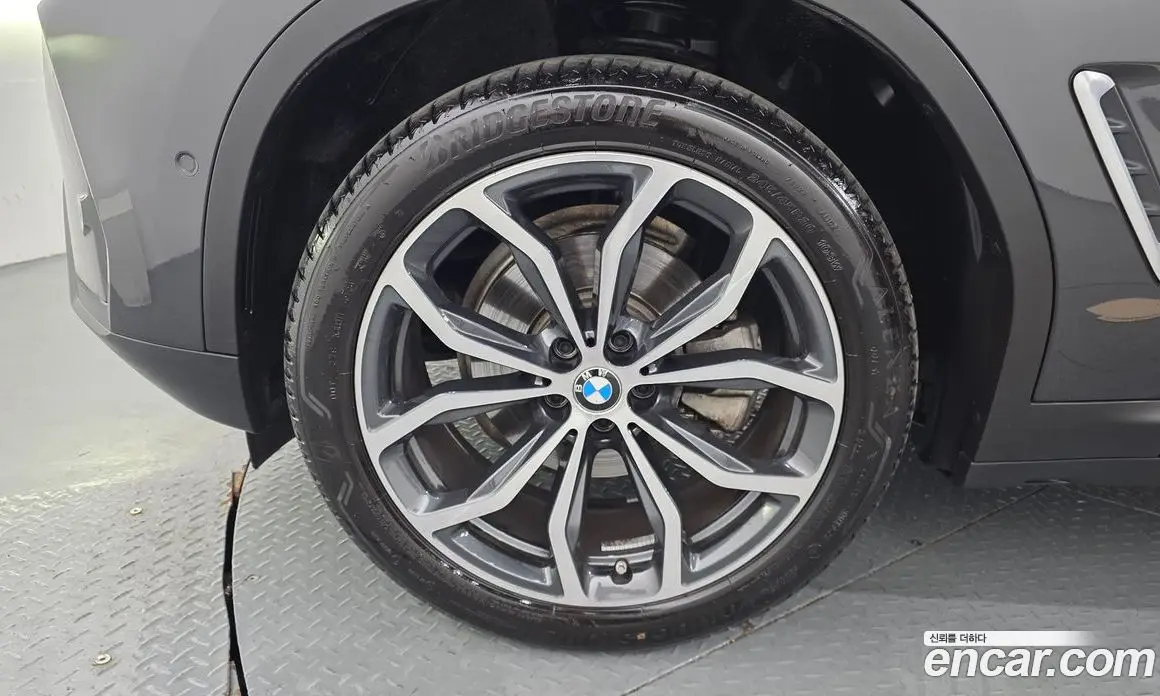 BMW X4 2025 2.0 автомат (гидро), фото 5