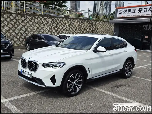 BMW X4 2025 2.0 автомат (гидро), миниатюра 1