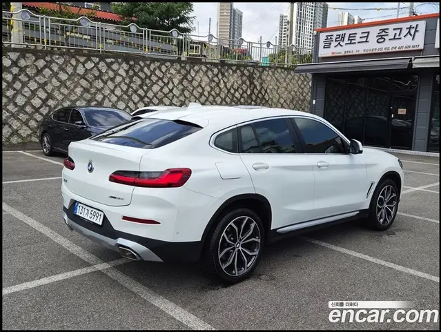 BMW X4 2025 2.0 автомат (гидро), миниатюра 2