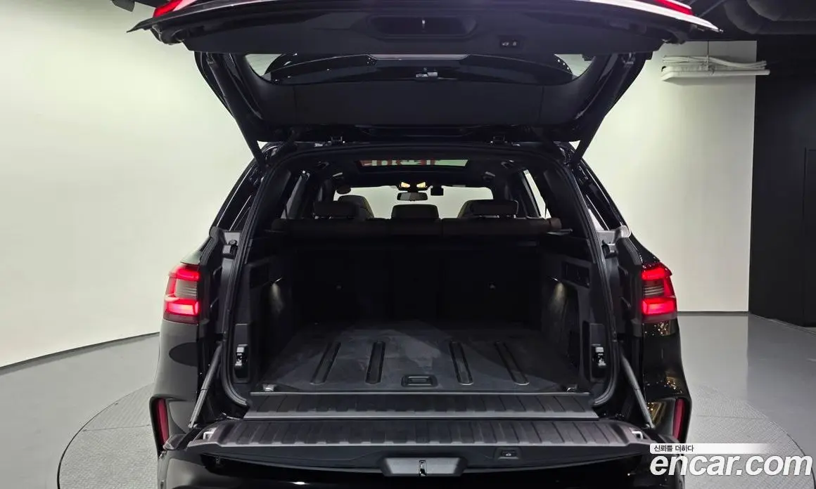 BMW X5M 2023 4.4 автомат (гидро), фото 20