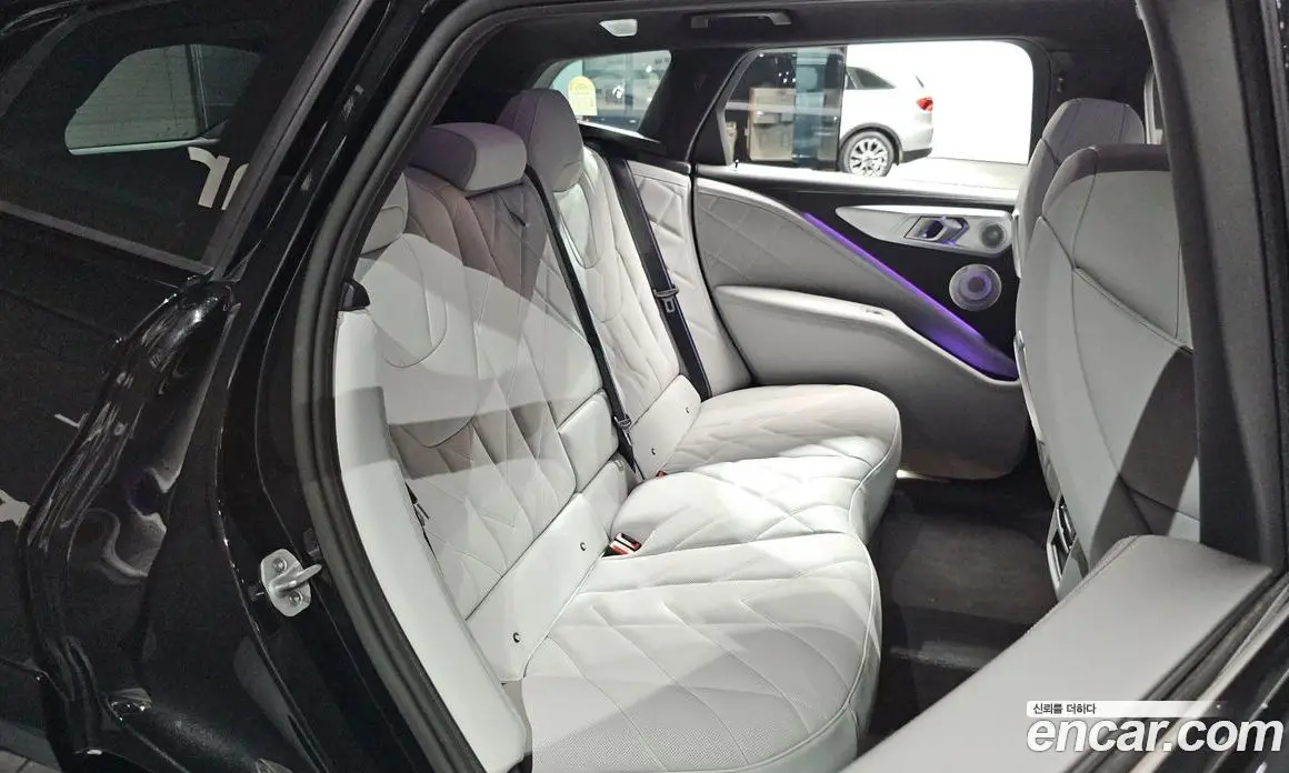 BMW XM 2025 4.4 автомат (гидро), фото 11