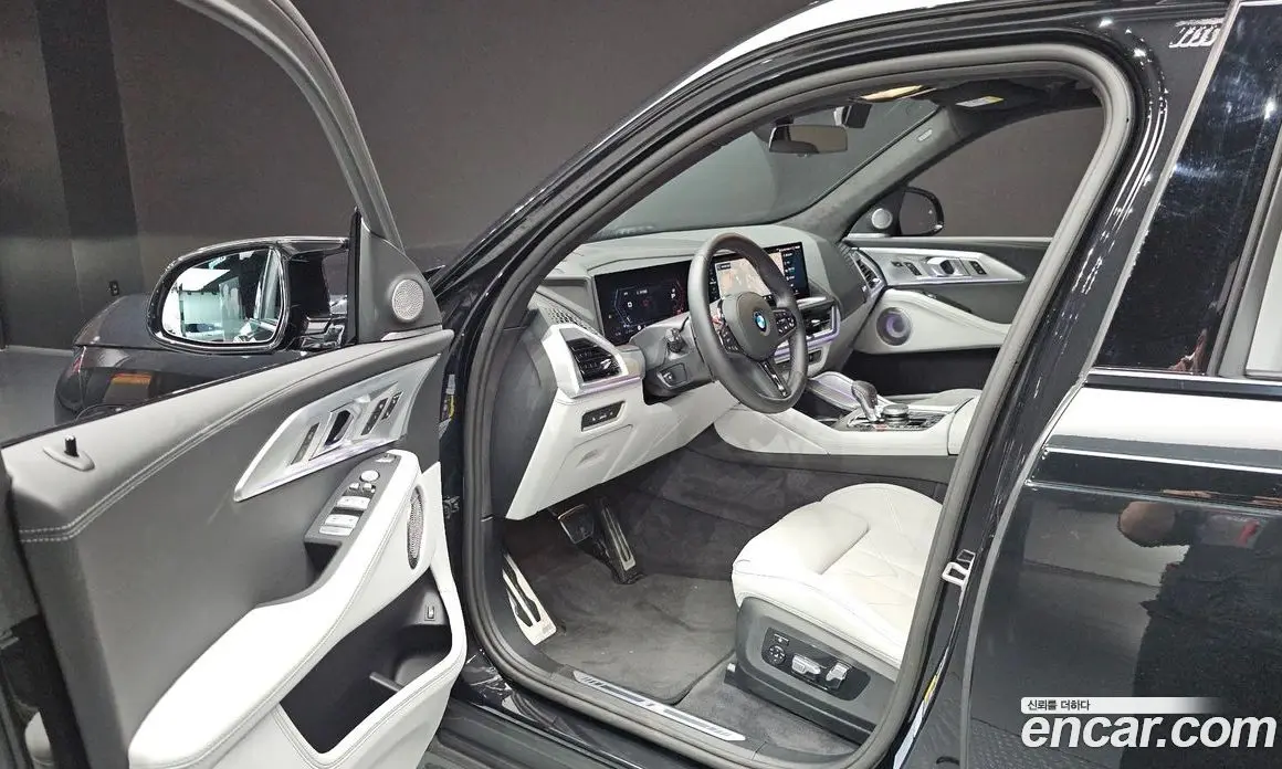 BMW XM 2025 4.4 автомат (гидро), фото 10