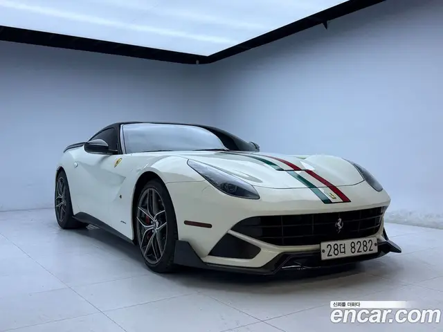 Ferrari F12 Berlinetta 2014 6.3 автомат (гидро), миниатюра 2