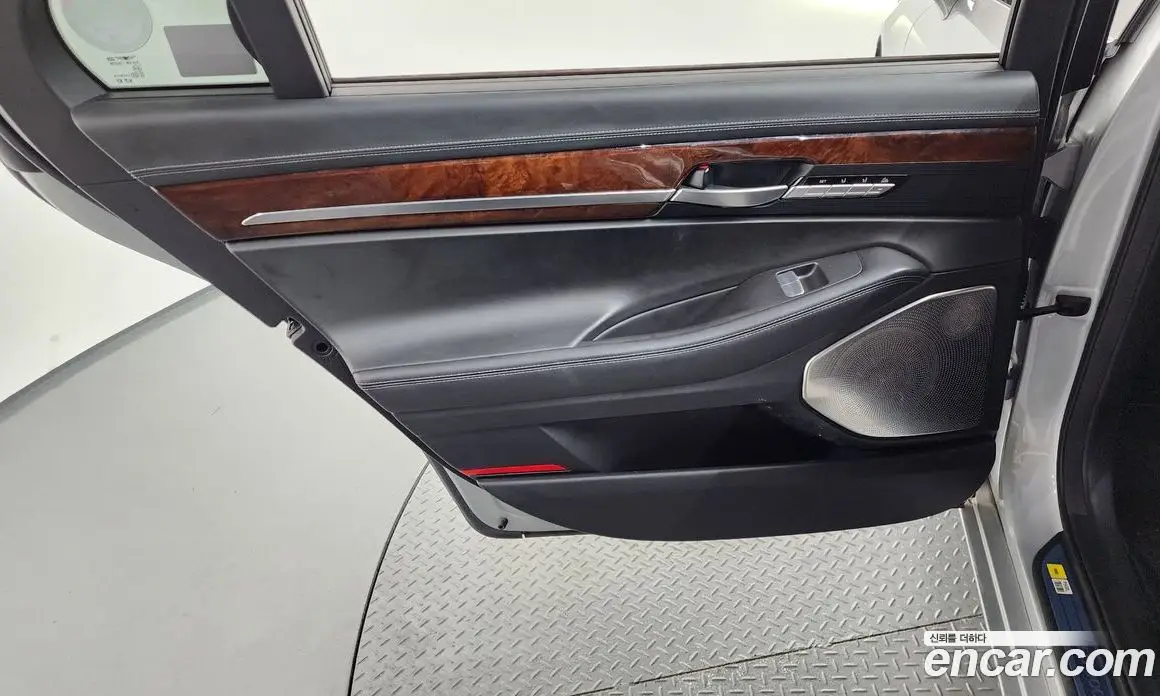 Genesis EQ900 2017 5.0 автомат (гидро), фото 15