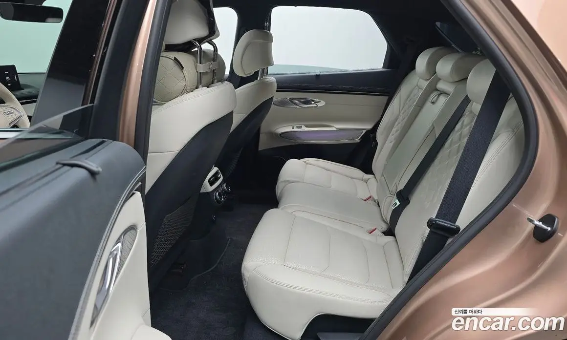 Genesis GV70 2023 0.1 автомат (гидро), фото 17