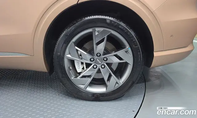 Genesis GV70 2023 0.1 автомат (гидро), миниатюра 4