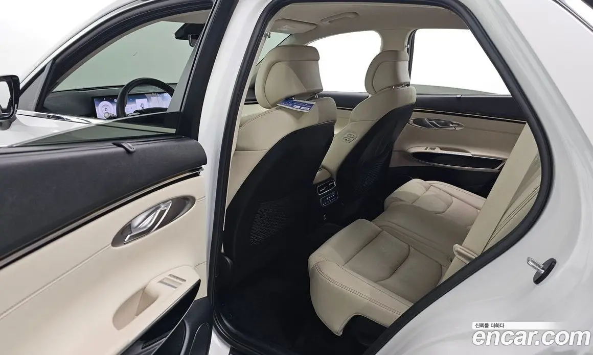 Genesis GV70 2024 2.5 автомат (гидро), фото 11