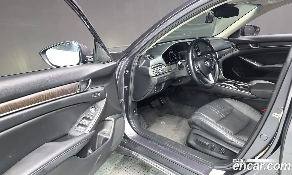 Honda Accord 2020 2.0 автомат (гидро), фото 13