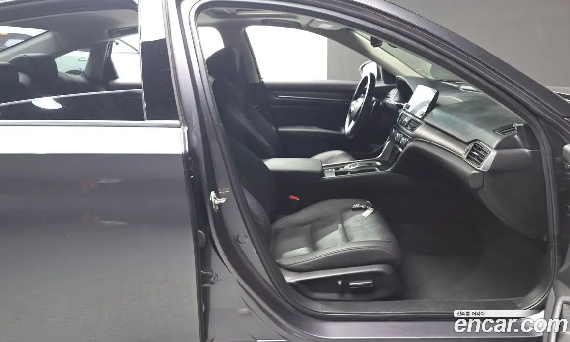 Honda Accord 2020 2.0 автомат (гидро), фото 16