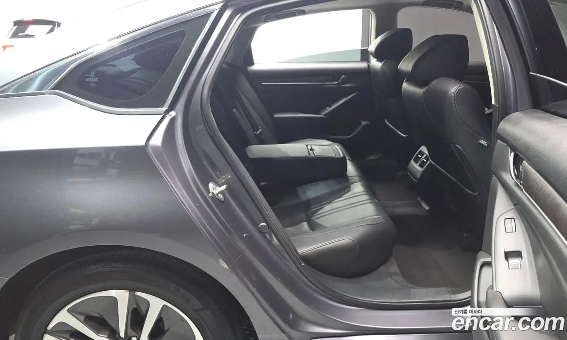 Honda Accord 2020 2.0 автомат (гидро), фото 17