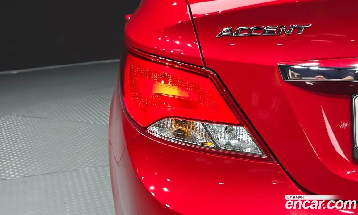 Hyundai Accent 2013 1.4 автомат (гидро), фото 9