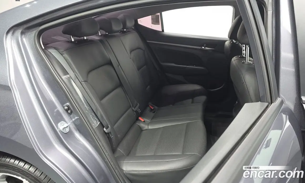 Hyundai Avante 2018 1.6 автомат (гидро), фото 11