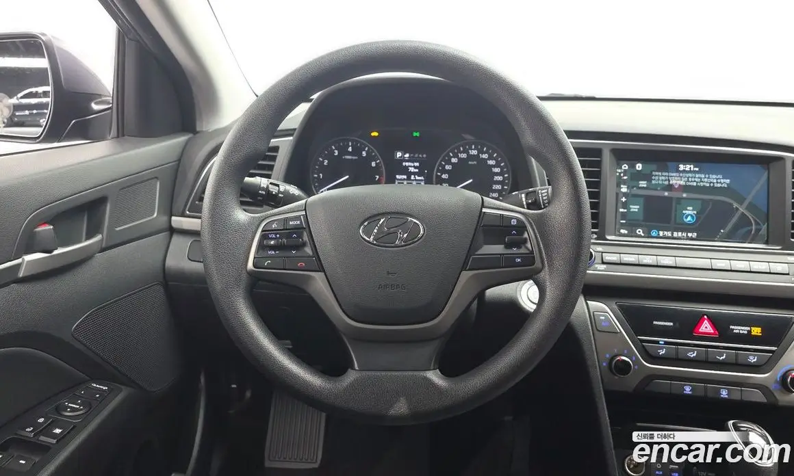 Hyundai Avante 2018 1.6 автомат (гидро), фото 12