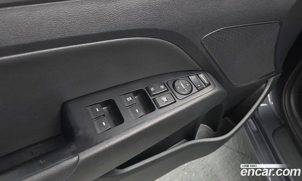 Hyundai Avante 2018 1.6 автомат (гидро), фото 19