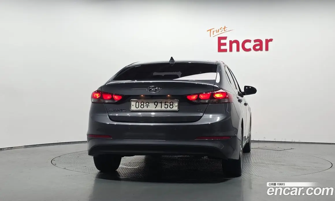 Hyundai Avante 2018 1.6 автомат (гидро), фото 4