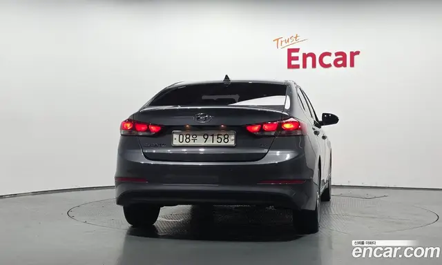 Hyundai Avante 2018 1.6 автомат (гидро), миниатюра 4