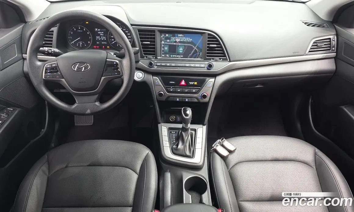 Hyundai Avante 2018 1.6 автомат (гидро), фото 7