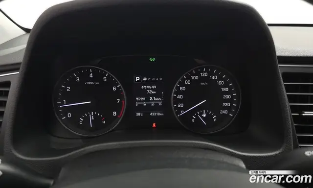 Hyundai Avante 2018 1.6 автомат (гидро), миниатюра 8